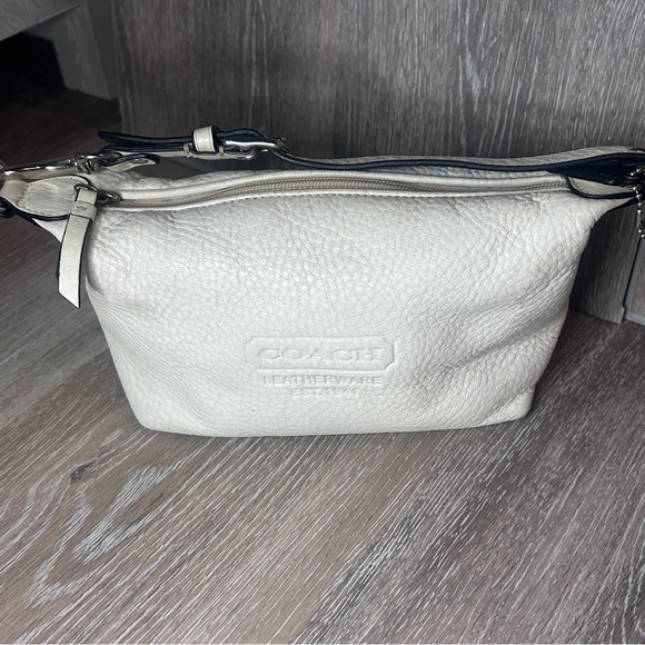 Coach Cream Leather Shoulder Bag - Picture 8 of 9